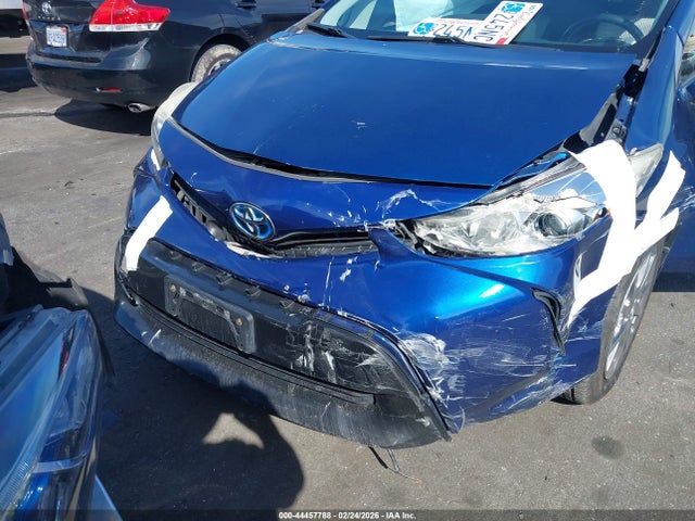 JTDZN3EUXFJ030082 Toyota Prius V Three