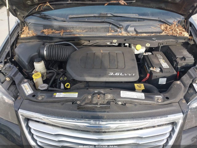 44457802 :رقم المزاد ، 2C4RC1CG1DR511029 vin ، 2013 Chrysler Town & Country Touring-l مزاد بيع