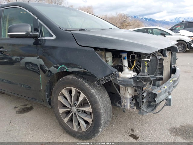 KNDMC5C1XH6317674 KIA Sedona Sx