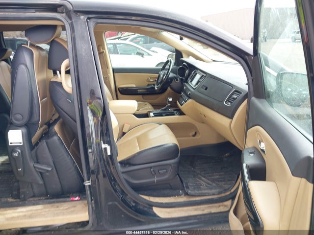 KNDMC5C1XH6317674 KIA Sedona Sx