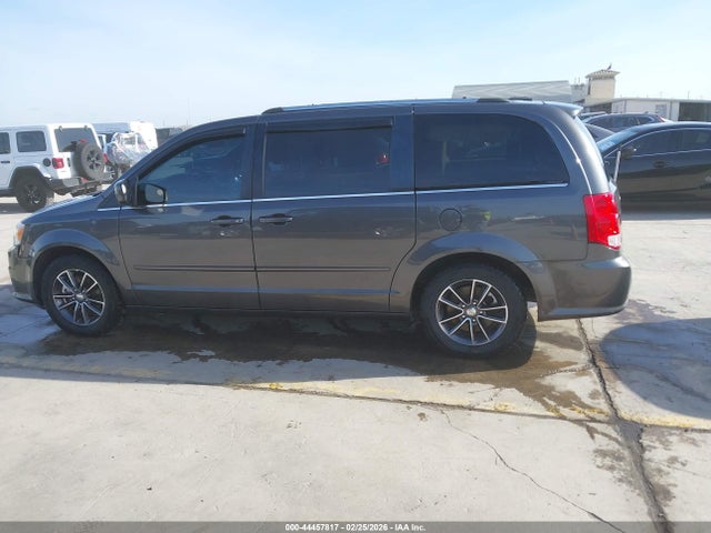 2C4RDGCGXHR604668 Dodge Grand Caravan Sxt