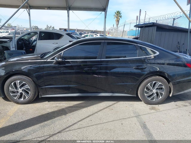 KMHL24JJXPA060664 Hyundai Sonata Hybrid Blue