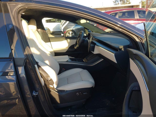 2024 TESLA MODEL X 7SAXCBE66RF446993 Photo 4