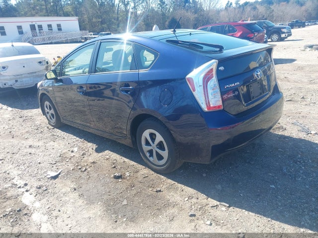 Toyota Prius Two 2015 JTDKN3DU2F0444613 Image 3