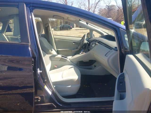 Toyota Prius Two 2015 JTDKN3DU2F0444613 Image 5