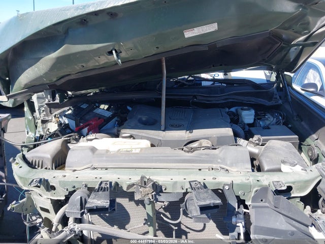 Toyota Tundra Limited 2022 5TFJA5AB0NX014235 Image 10