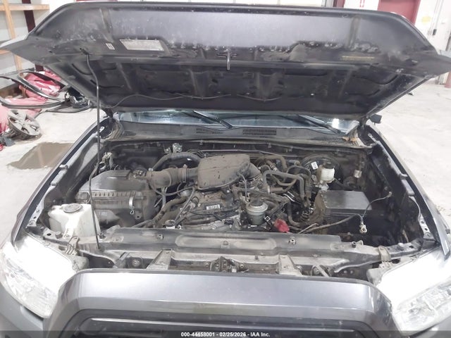 5TFRX5GN1KX157838 Toyota Tacoma Sr