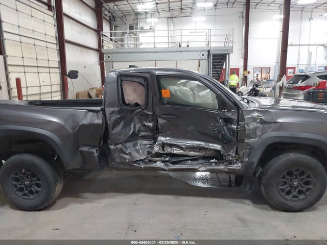 5TFRX5GN1KX157838 Toyota Tacoma Sr