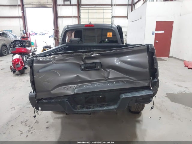 5TFRX5GN1KX157838 Toyota Tacoma Sr