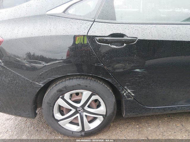 2HGFC2F57JH530576 Honda Civic Lx
