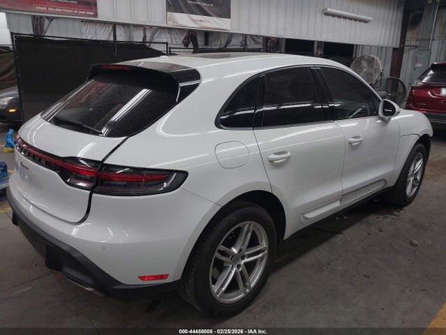 2022 PORSCHE MACAN WP1AA2A52NLB05666 Photo 3