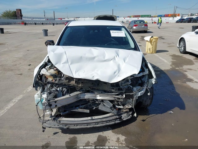 JTDKARFU9K3074782 Toyota Prius Le