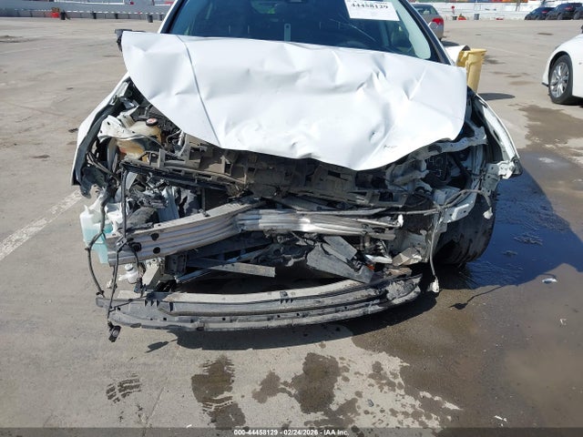 JTDKARFU9K3074782 Toyota Prius Le