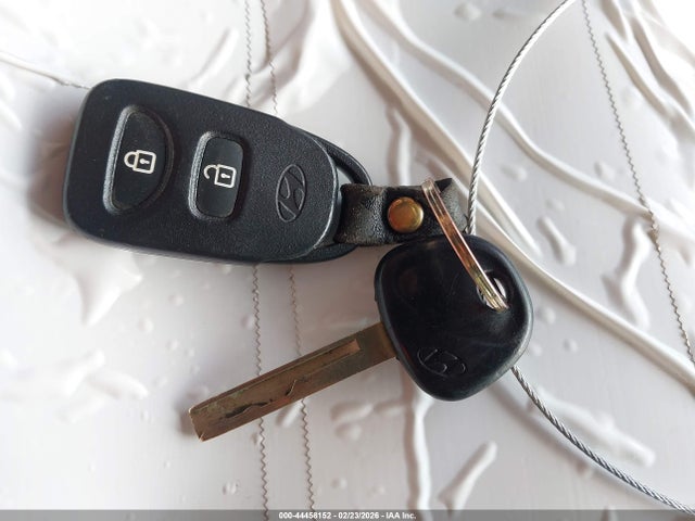 KMHCT5AE3HU360102 Hyundai ACCENT SE
