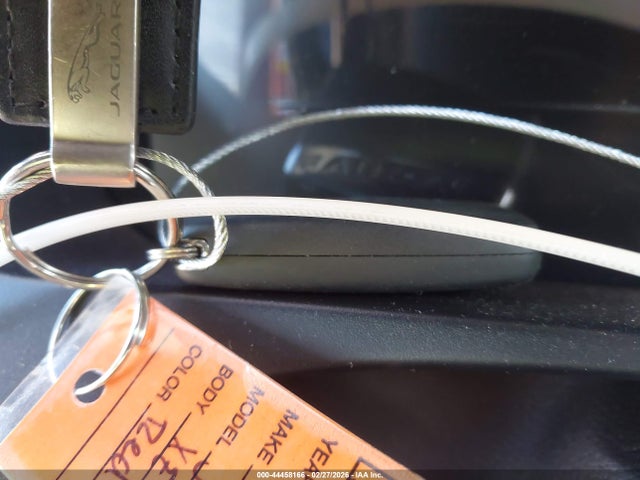 2018 JAGUAR XE SAJAG4FV2JCP17723 Photo 10