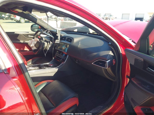 2018 JAGUAR XE SAJAG4FV2JCP17723 Photo 4