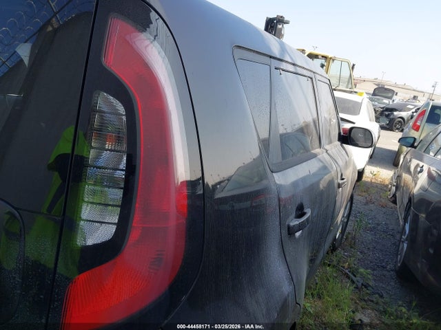 KNDJN2A2XF7812133 KIA Soul