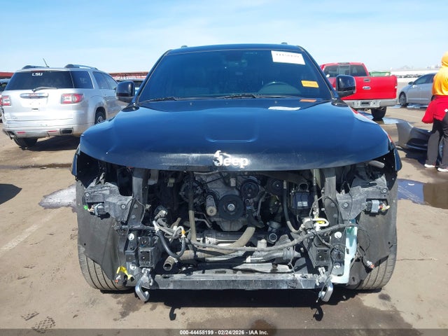 1C4RJEBG4JC183527 Jeep Grand Cherokee Sterling Edition 4x2