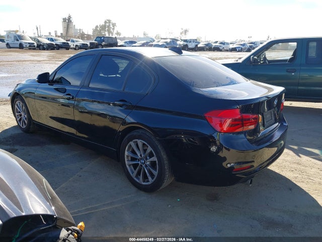 2018 BMW 320I WBA8A9C50JAH14329 Photo 2