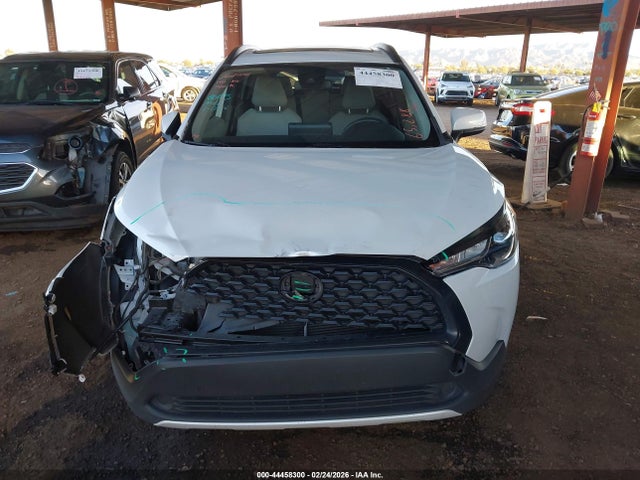7MUBAABG5NV005520 Toyota Corolla Cross Le