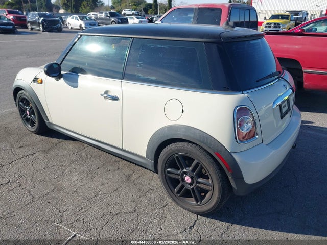 2013 MINI HARDTOP WMWSU3C51DT686895 Photo 2