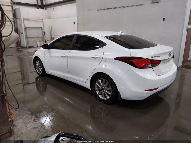 Hyundai ELANTRA SE 2015 5NPDH4AE3FH625550 Image 3