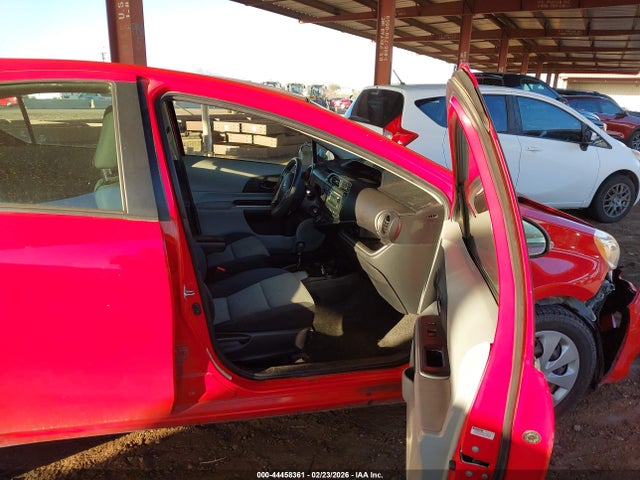 JTDKDTB38E1561618 Toyota Prius C Two