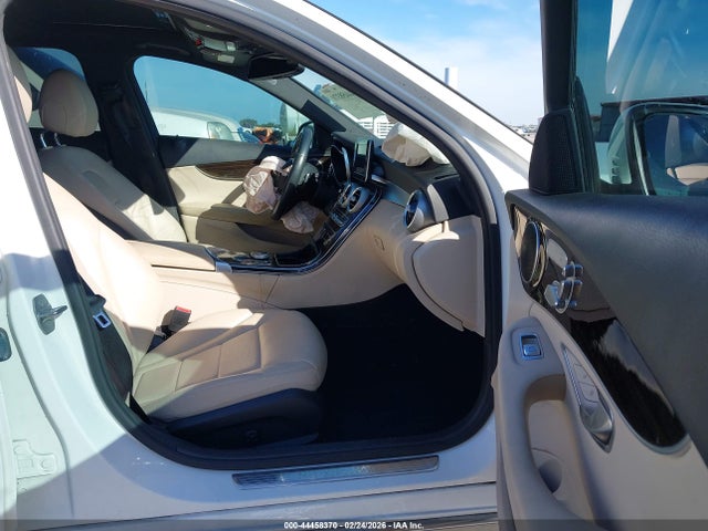 2018 MERCEDES-BENZ C 300 55SWF4KB2JU274817 Photo 4