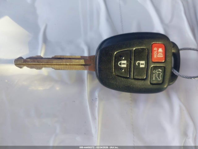 JTMWFREV0HJ101479 Toyota Rav4 Xle