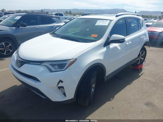 JTMWFREV0HJ101479 Toyota Rav4 Xle