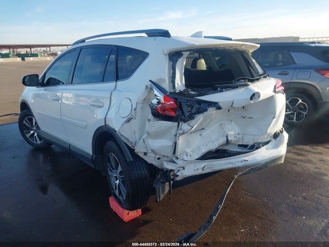 JTMWFREV0HJ101479 Toyota Rav4 Xle