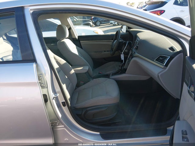 5NPD74LF6JH270455 Hyundai ELANTRA SE