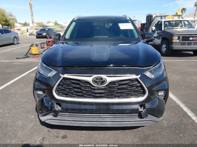 5TDHZRAH5NS114873 Toyota Highlander Xle