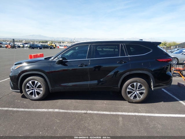 5TDHZRAH5NS114873 Toyota Highlander Xle