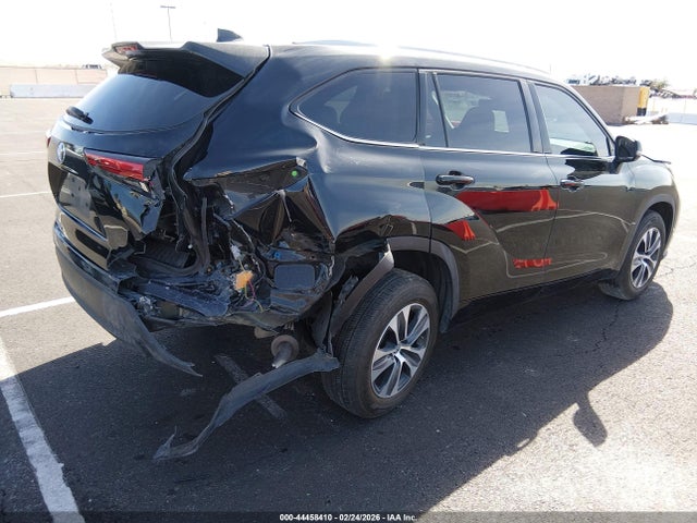 5TDHZRAH5NS114873 Toyota Highlander Xle