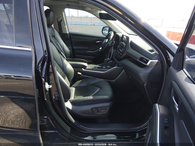 5TDHZRAH5NS114873 Toyota Highlander Xle