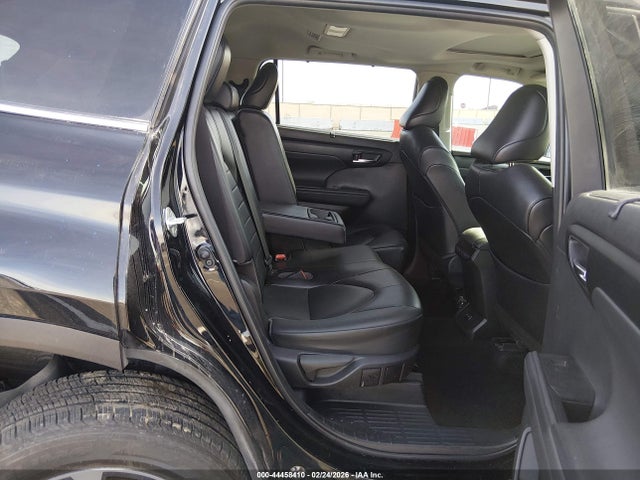 5TDHZRAH5NS114873 Toyota Highlander Xle
