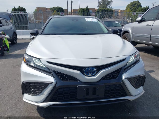 2021 Toyota Camry Xse Hybrid მანქანა იყიდება აუქციონზე, vin: 4T1K31AK8MU029794, აუქციონის ნომერი: 44458421