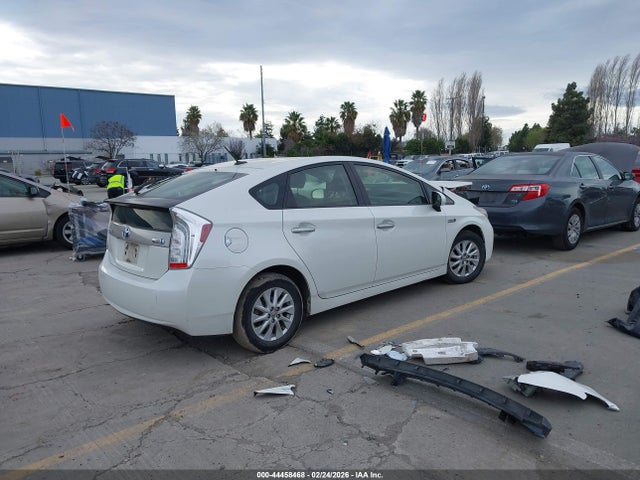 2013 TOYOTA PRIUS PLUG-IN JTDKN3DPXD3034471 Photo 3