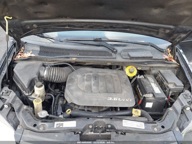 Продаж на аукціоні авто 2014 Chrysler Town & Country S, vin: 2C4RC1HG0ER177974, номер лоту: 44458560