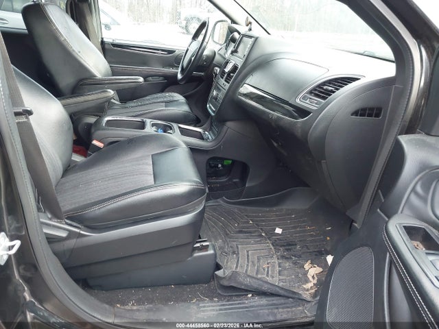 Продаж на аукціоні авто 2014 Chrysler Town & Country S, vin: 2C4RC1HG0ER177974, номер лоту: 44458560