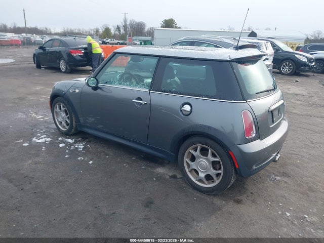 2006 MINI COOPER S WMWRE33536TJ35804 Photo 2
