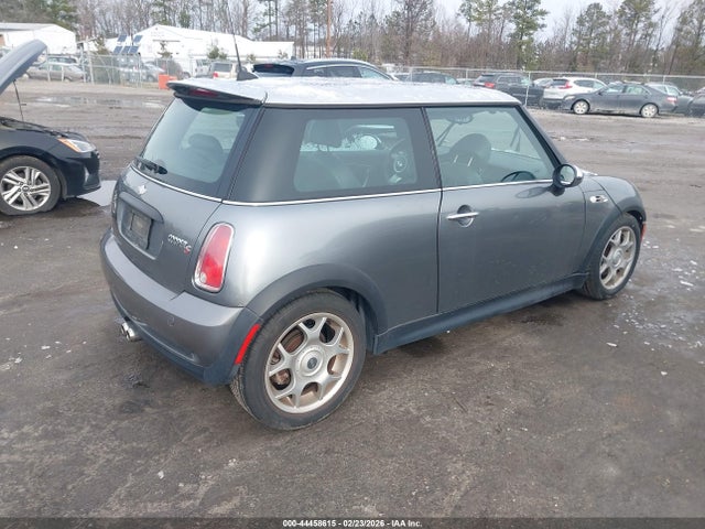 2006 MINI COOPER S WMWRE33536TJ35804 Photo 3