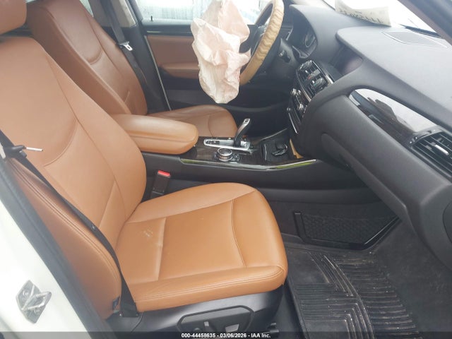 2015 BMW X3 5UXWX7C5XF0K31730 Photo 4