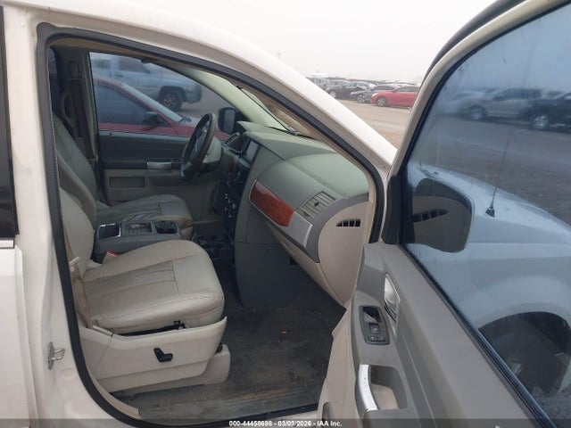 Продажа на аукционе авто 2008 Chrysler Town & Country Touring, vin: 2A8HR54P68R701780, номер лота: 44458698