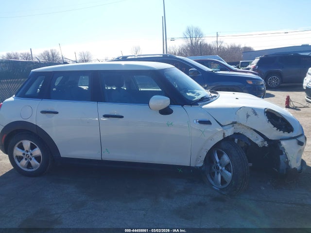 44458861 :رقم المزاد ، WMWXU7C01M2P40090 vin ، 2021 Mini Hardtop Cooper مزاد بيع