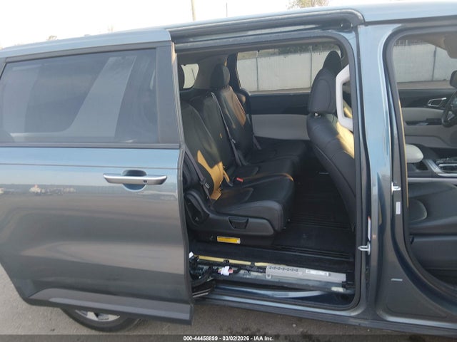 KNDNC5H35N6071112 KIA Carnival Mpv Ex