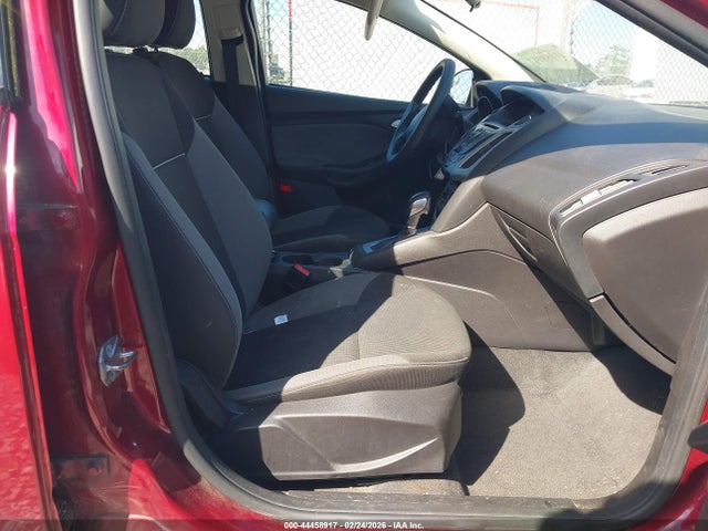 1FADP3K25EL327812 Ford FOCUS SE