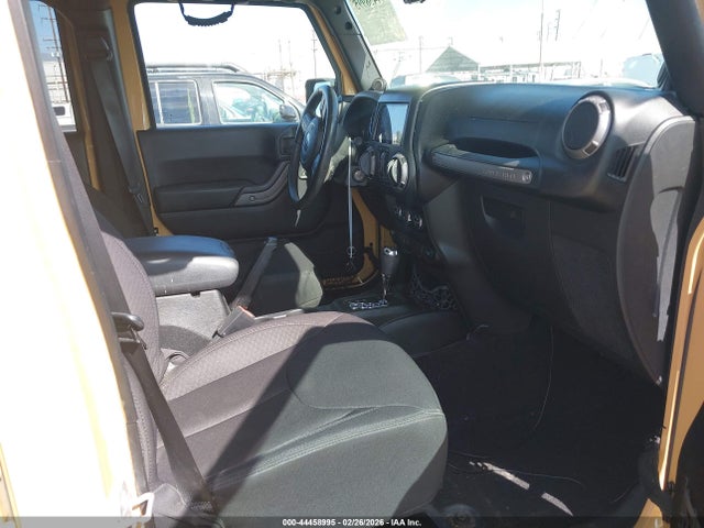 1C4BJWDG4EL148691 Jeep Wrangler Unlimited Sport