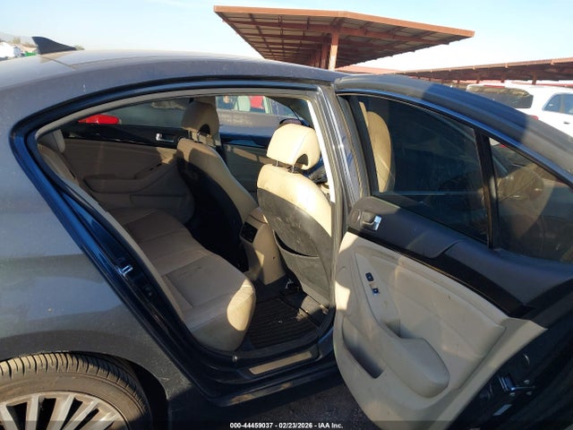 KIA Cadenza Premium 2014 KNALN4D75E5132093 Image 8